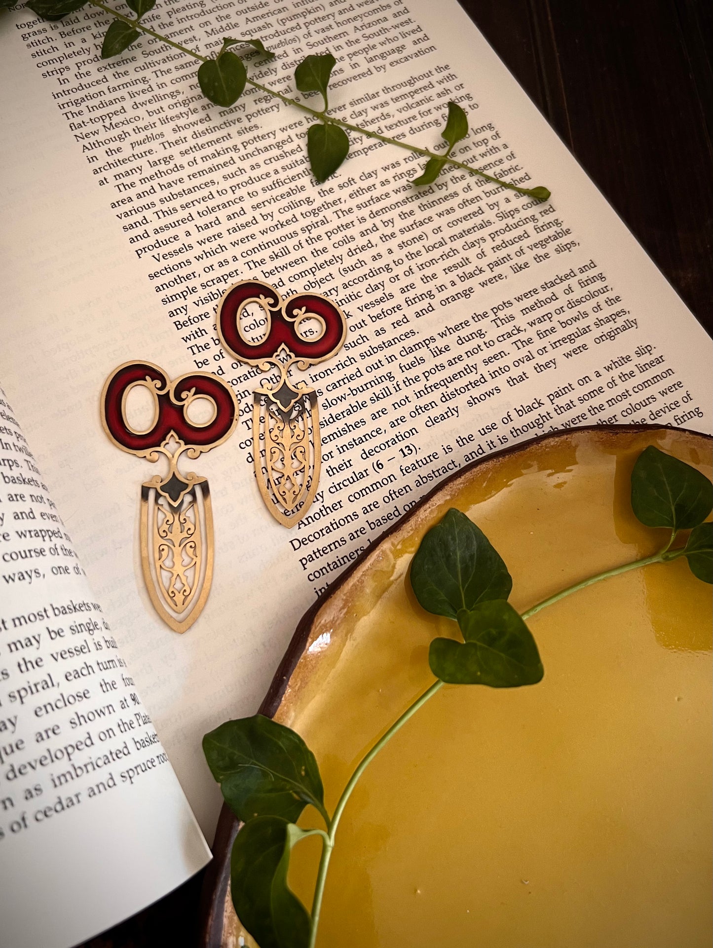The Artisan’s Scissors Brass Bookmark – Symbol of Creativity and Craftsmanship