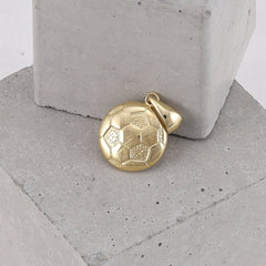 Celebrating True Craftsmanship 9 Carat Yellow Gold Pendant Inspired by the Beauty of Simplicity