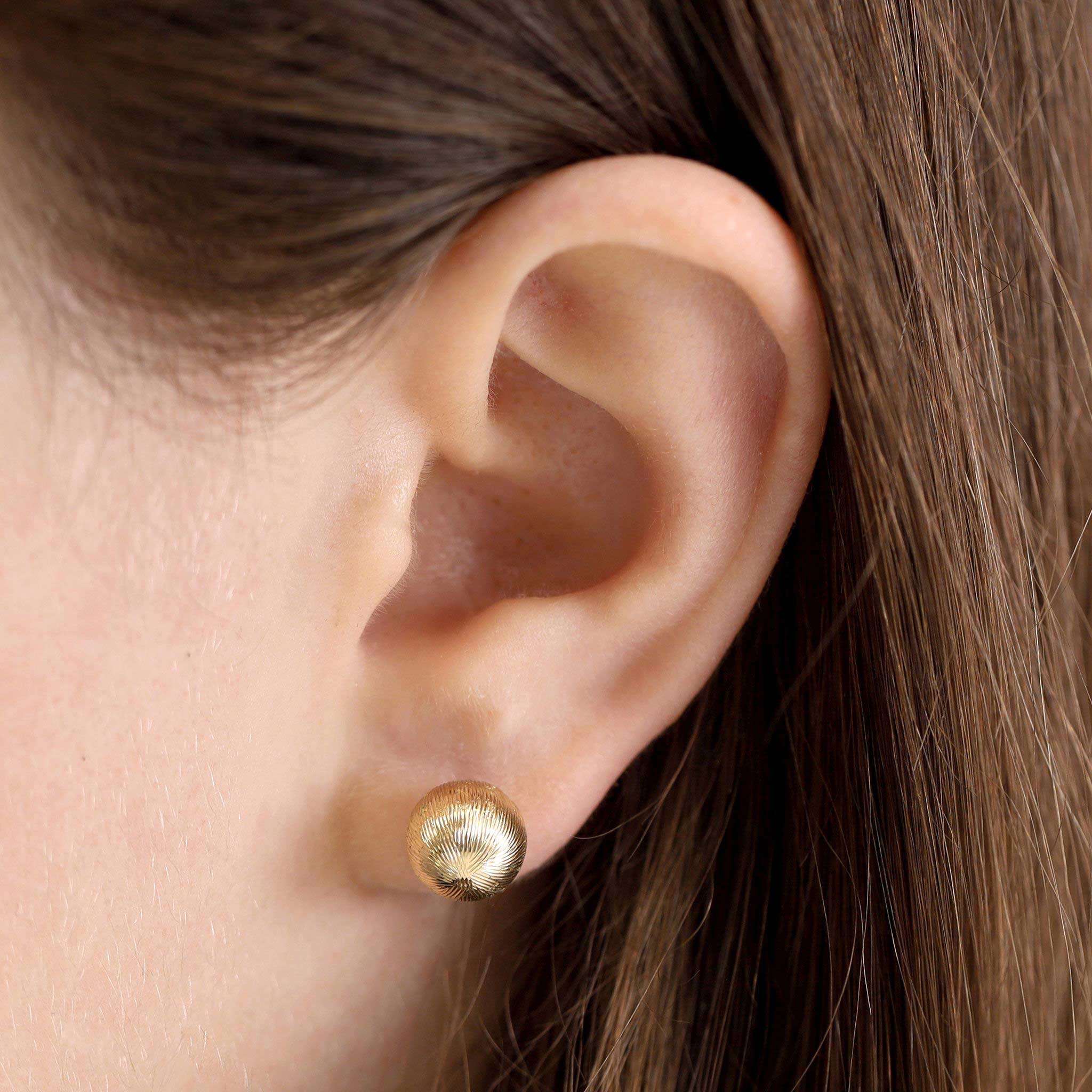 Exquisitely Crafted 9 Carat Gold Earrings A Timeless Treasure to Pass Down