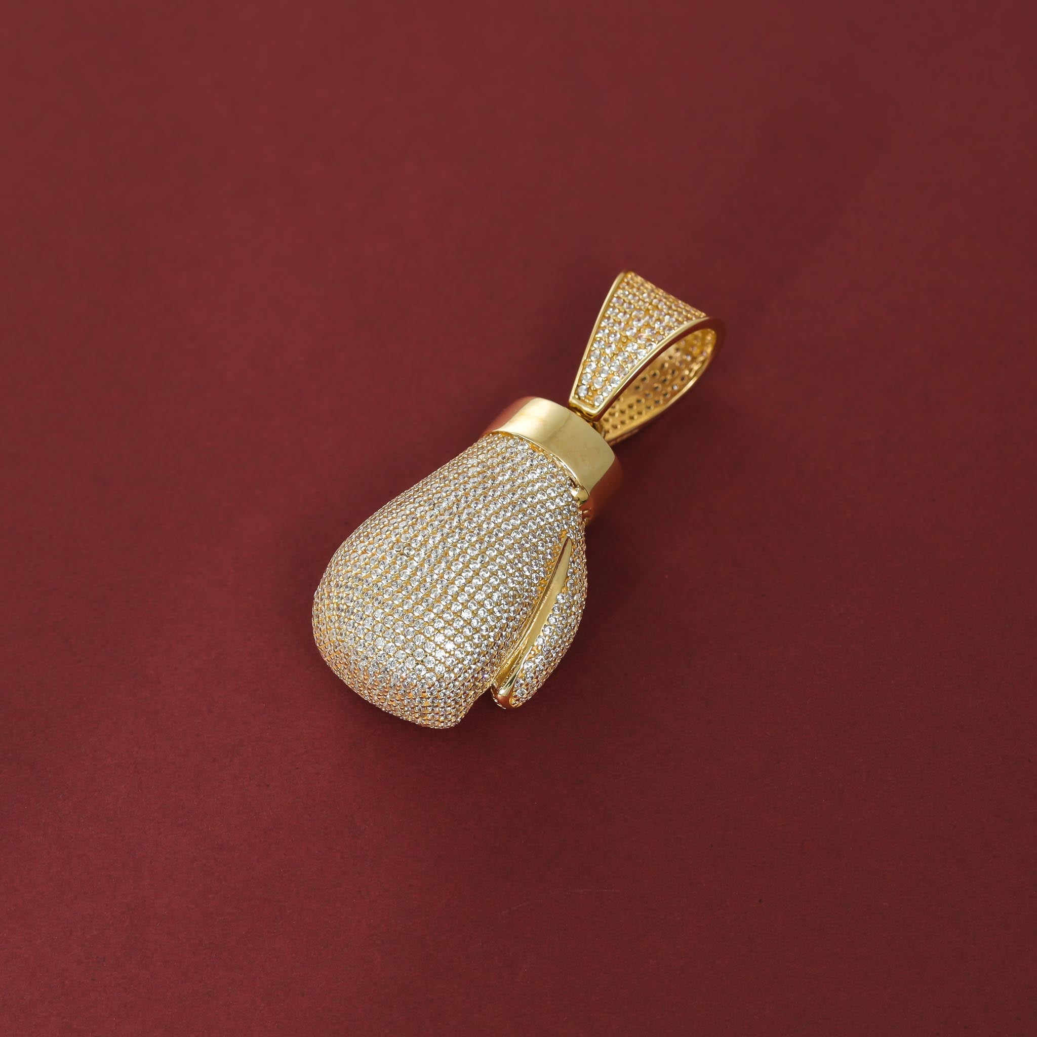 Reflecting Pure Elegance 9 Carat Gold Pendant Celebrating Timeless Traditions