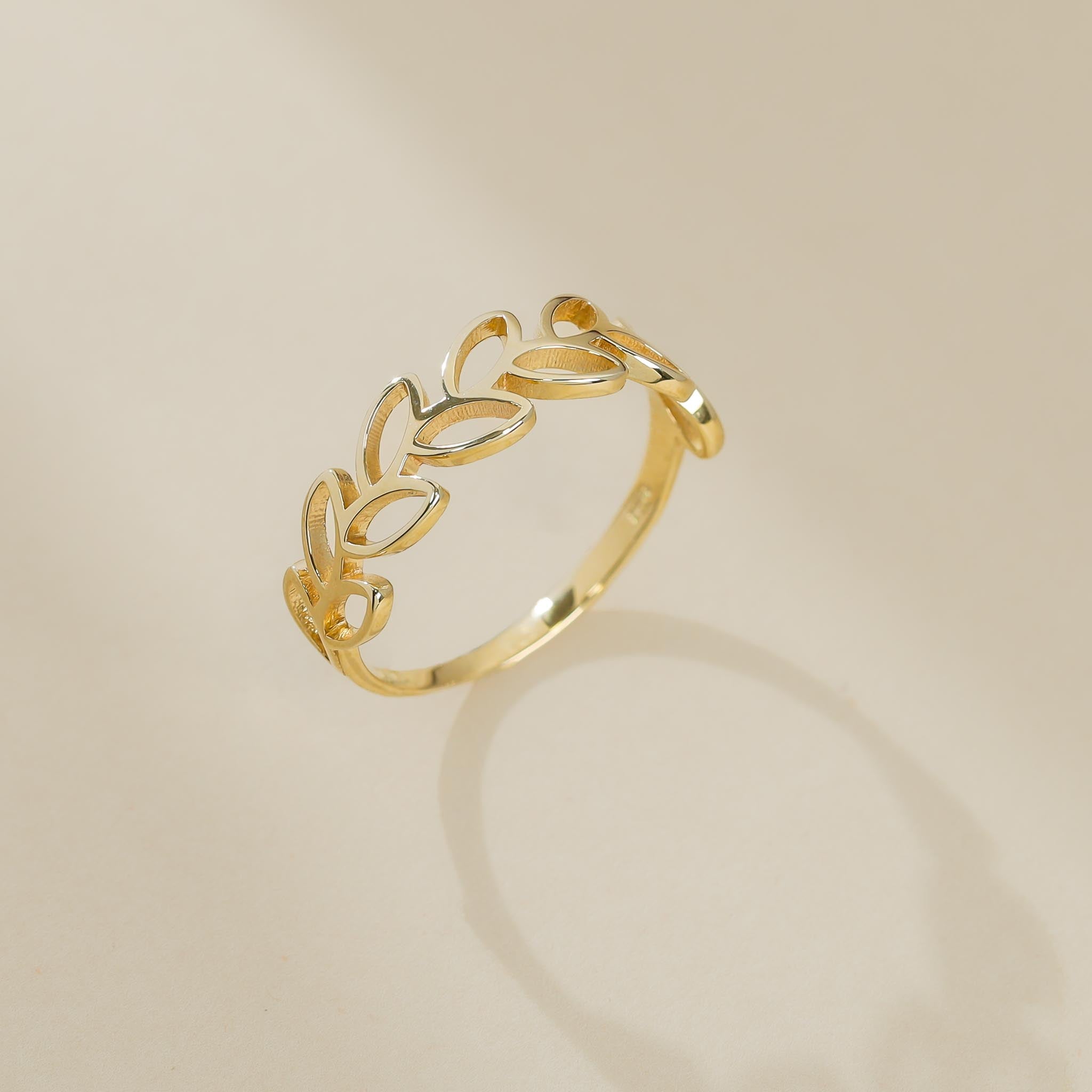 A Testament to Grace and Craft 9 Carat Gold Ring Inspired by a Legacy of Beauty