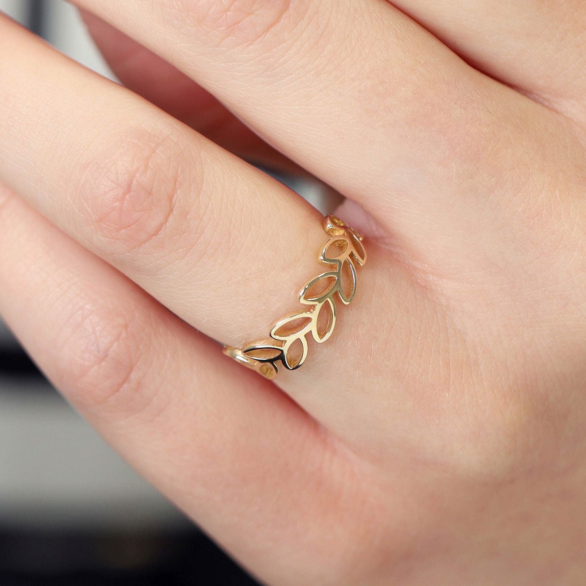 A Testament to Grace and Craft 9 Carat Gold Ring Inspired by a Legacy of Beauty