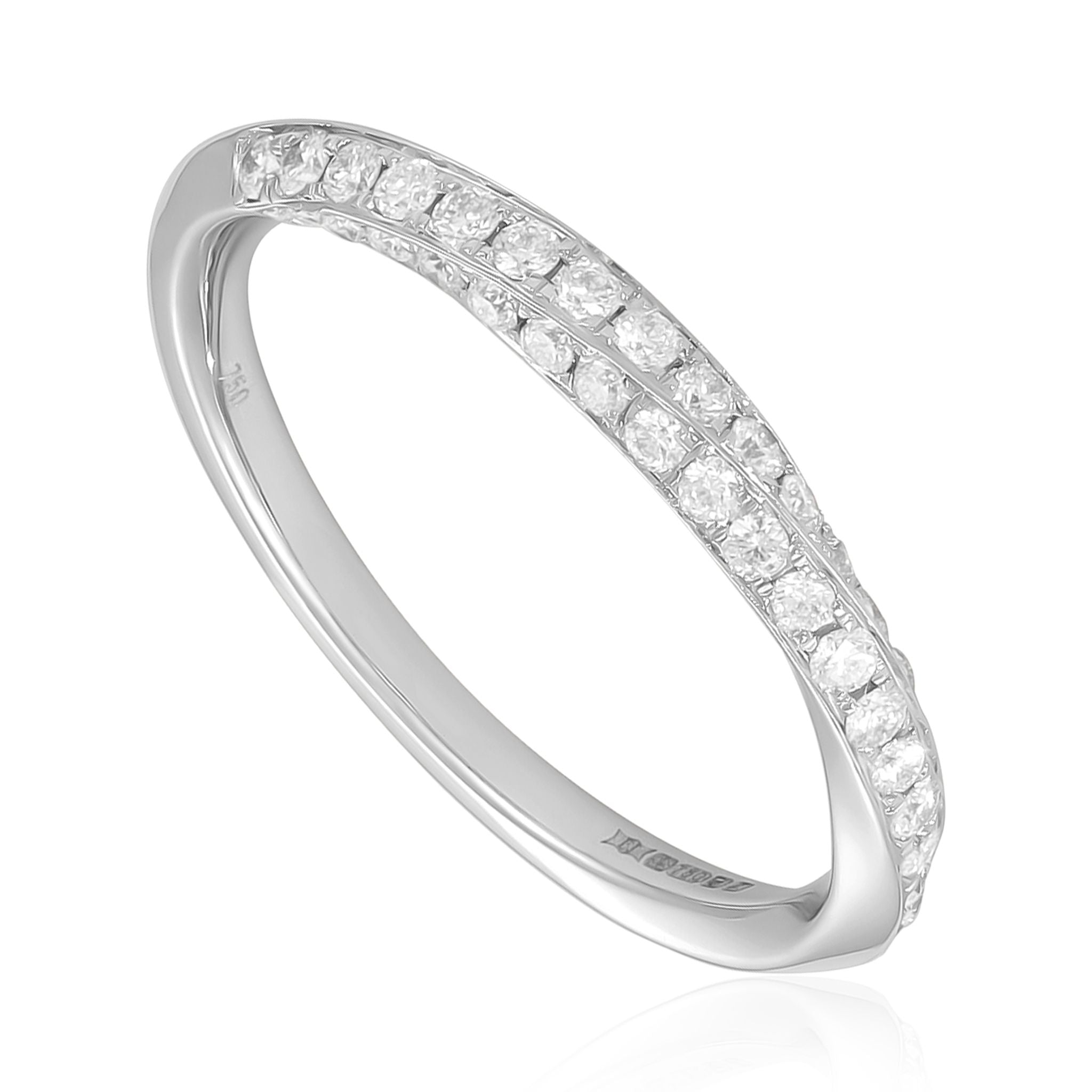 Timelessly Refined 18 Carat White Gold Ring A Tribute to Your Personal Style